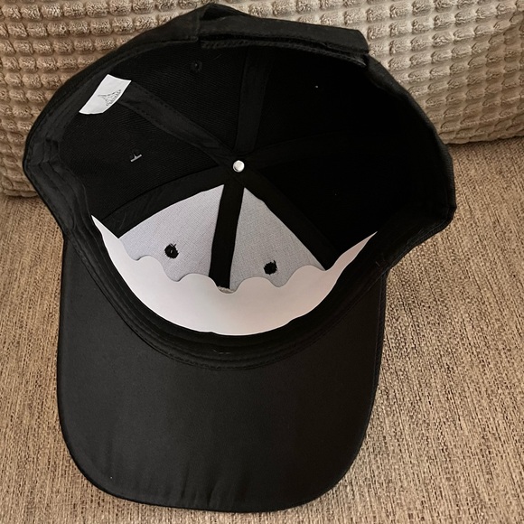 PARIS FRANCE EIFFLE TOWER BLACK WHITE EMBROIDERED BALL CAP PARIS OLYMPICS ADJUST - Picture 4 of 10